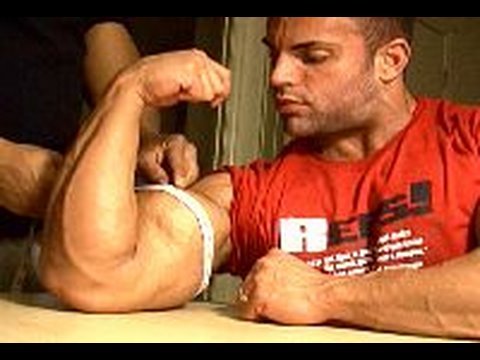 YouTube - Bodybuilding - Chris Jalali biceps measure